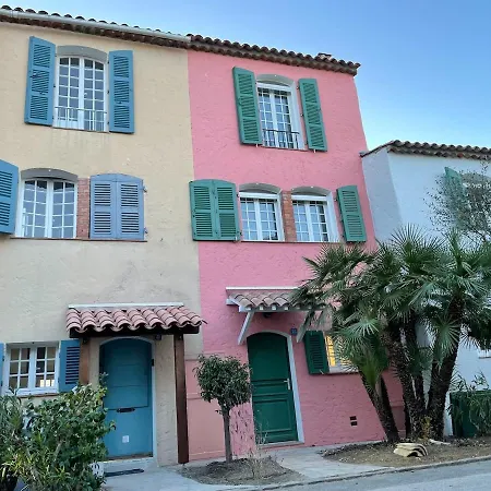 Maison Du Bonheur Newly Renovated House, Private Garden And 12x4m Mooring Villa *
