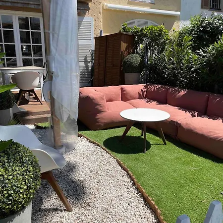 Maison Du Bonheur Newly Renovated House, Private Garden And 12x4m Mooring Villa